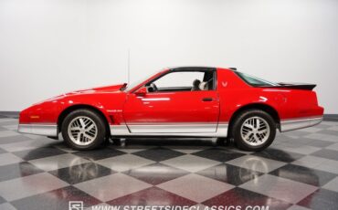 Pontiac-Firebird-1986-Red-Gray