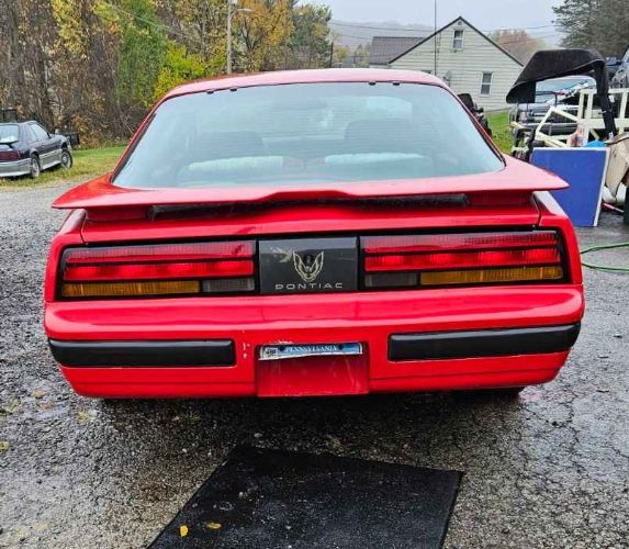 Pontiac-Firebird-1987-Red-Gray-1