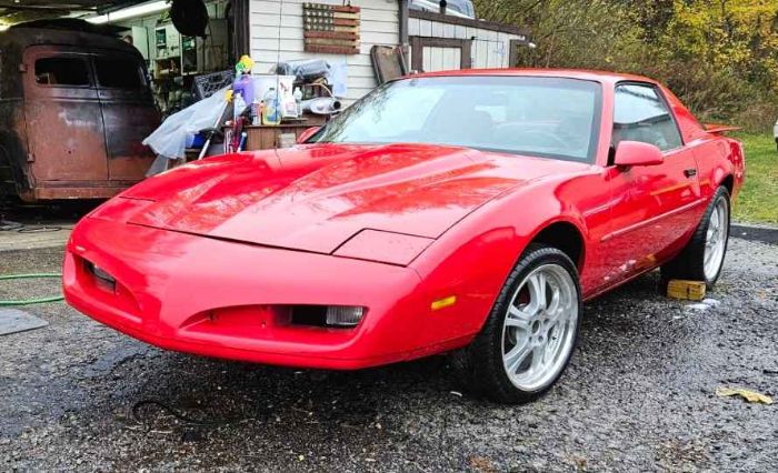 Pontiac-Firebird-1987-Red-Gray-2