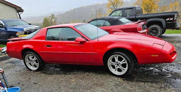 Pontiac-Firebird-1987-Red-Gray-4