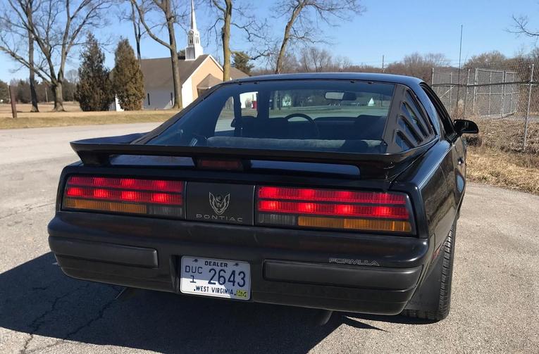 Pontiac-Firebird-1989-Black-Black-2