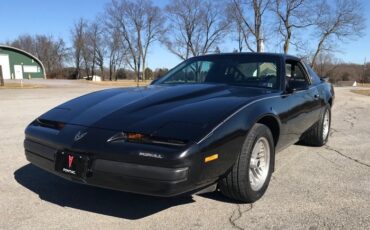 Pontiac-Firebird-1989-Black-Black