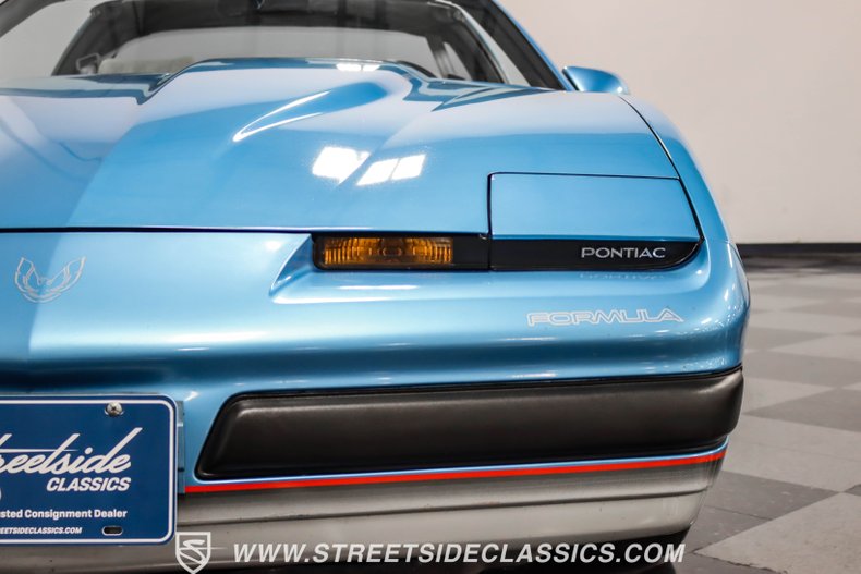 Pontiac-Firebird-1989-Silver-Blue-Metallic-Gray-23