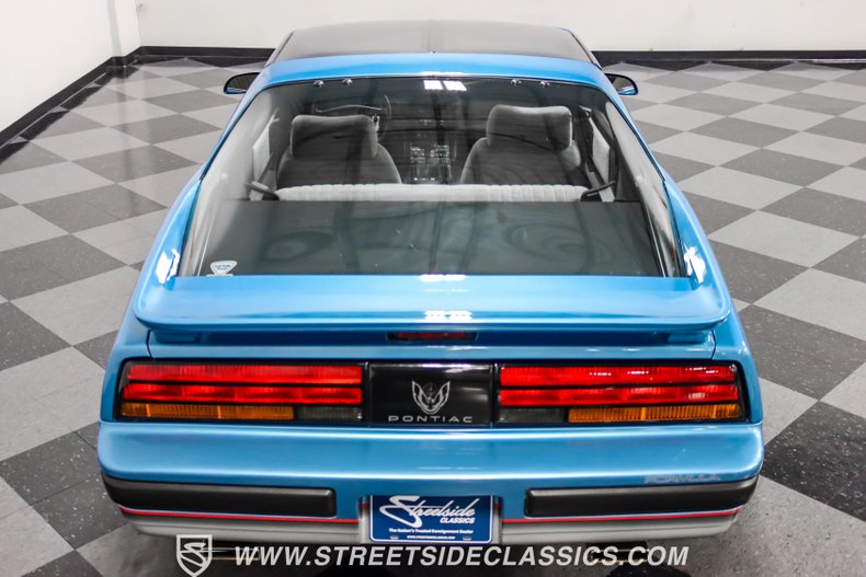 Pontiac-Firebird-1989-Silver-Blue-Metallic-Gray-33