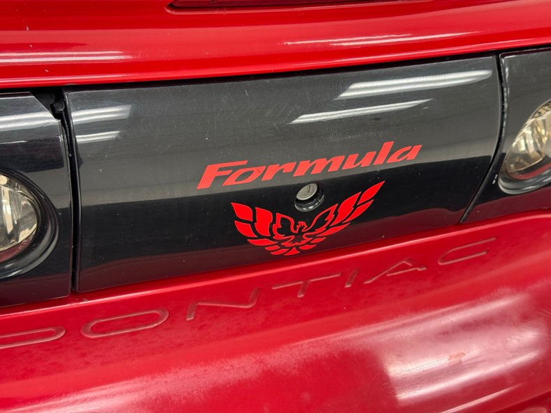 Pontiac-Firebird-1994-Bright-Red-Charcoal-Gray-21