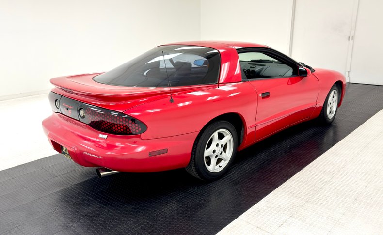 Pontiac-Firebird-1994-Bright-Red-Charcoal-Gray-3