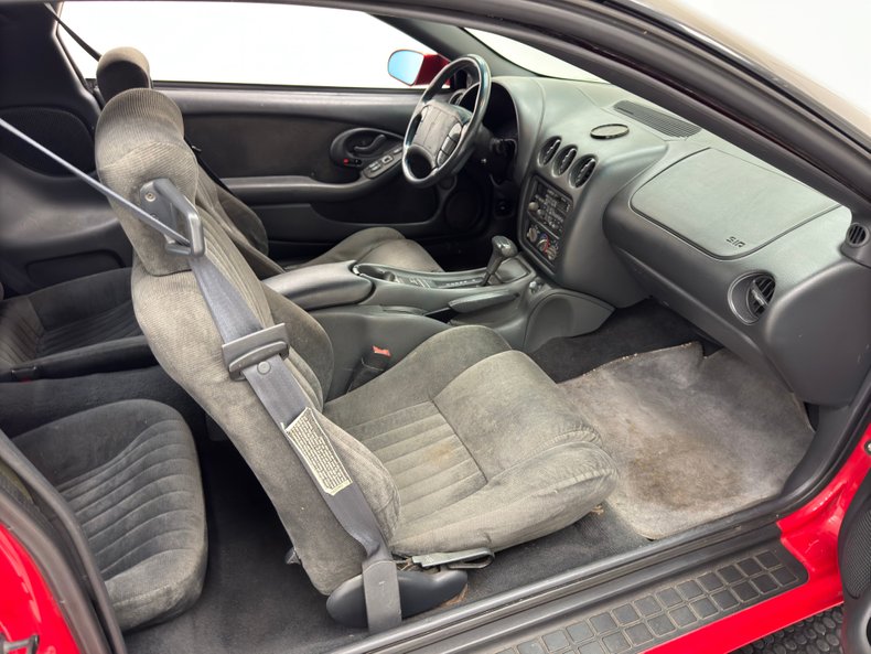 Pontiac-Firebird-1994-Bright-Red-Charcoal-Gray-44