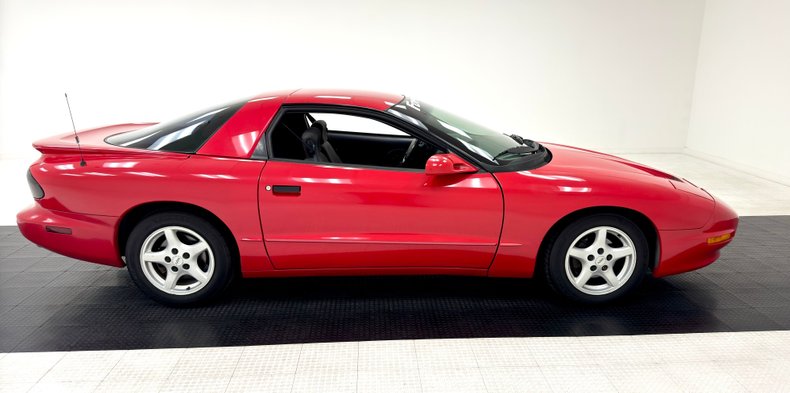 Pontiac-Firebird-1994-Bright-Red-Charcoal-Gray-6