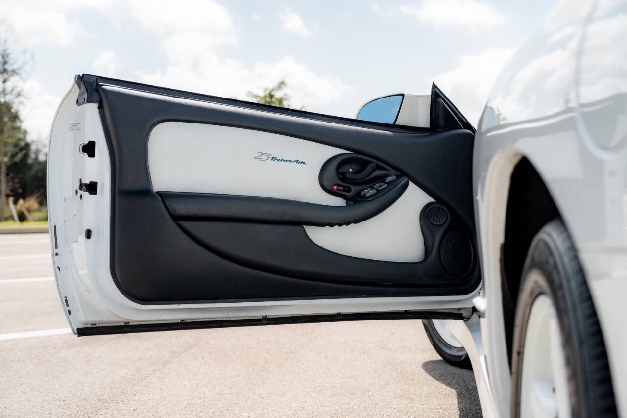 Pontiac-Firebird-1994-Convertible-14