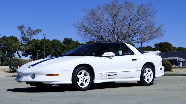 Pontiac-Firebird-1994-White-White-16