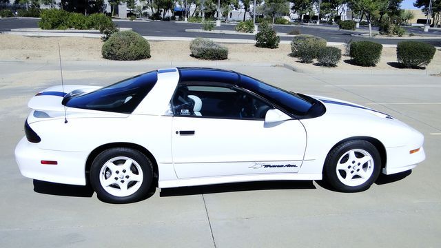 Pontiac-Firebird-1994-White-White-18