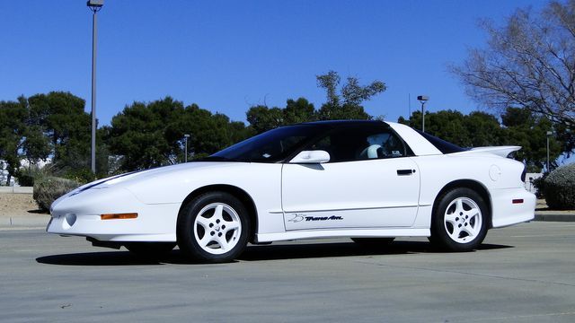 Pontiac-Firebird-1994-White-White-21