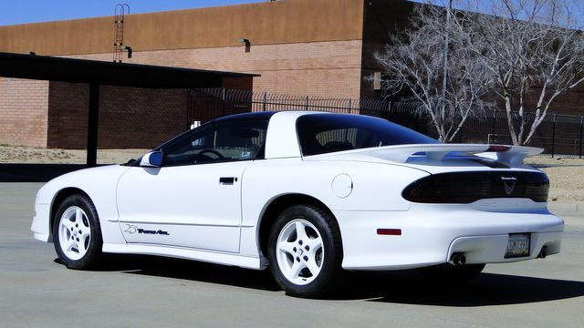 Pontiac-Firebird-1994-White-White-24