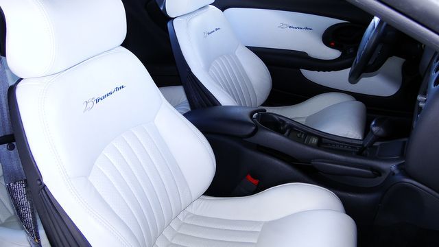 Pontiac-Firebird-1994-White-White-3