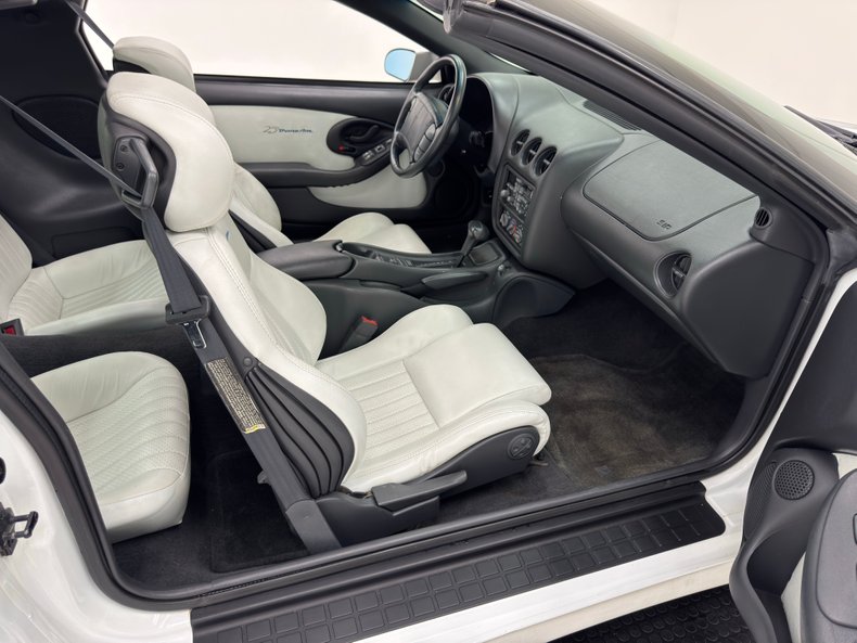 Pontiac-Firebird-1994-White-White-35