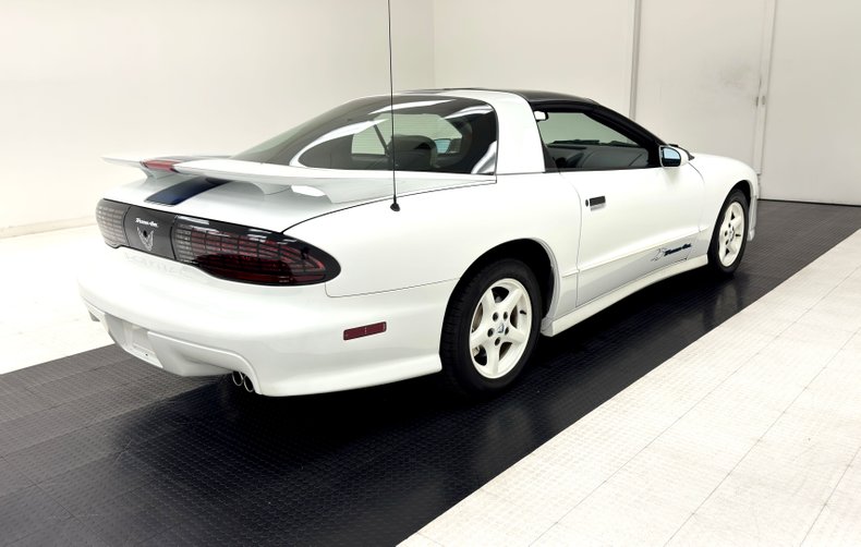 Pontiac-Firebird-1994-White-White-4