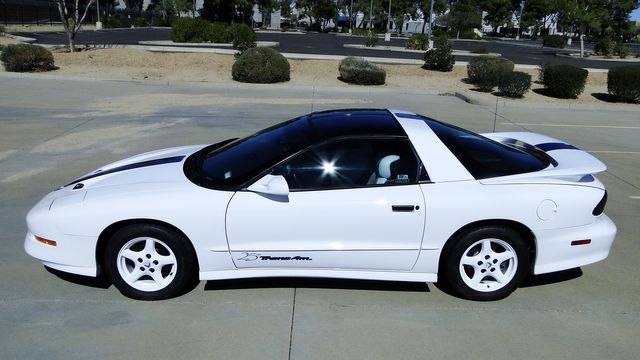Pontiac-Firebird-1994-White-White
