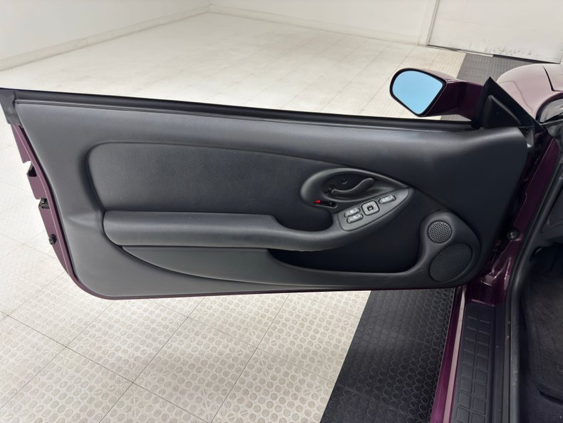Pontiac-Firebird-1995-Medium-Dark-Purple-M-Graphite-12