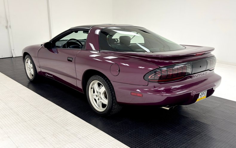 Pontiac-Firebird-1995-Medium-Dark-Purple-M-Graphite-2