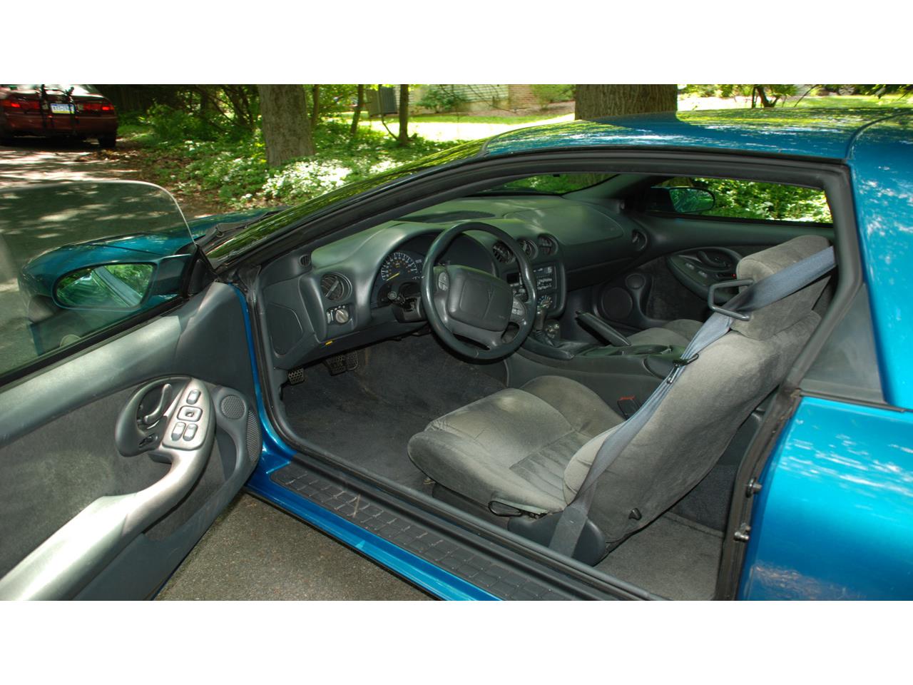 Pontiac-Firebird-1995-Teal-Blue-Metallic-Grey-8