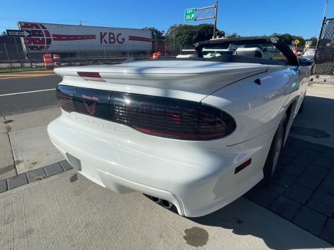 Pontiac-Firebird-1995-White-White-Leather-10