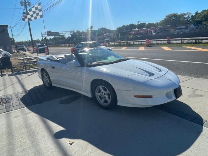 Pontiac-Firebird-1995-White-White-Leather-17