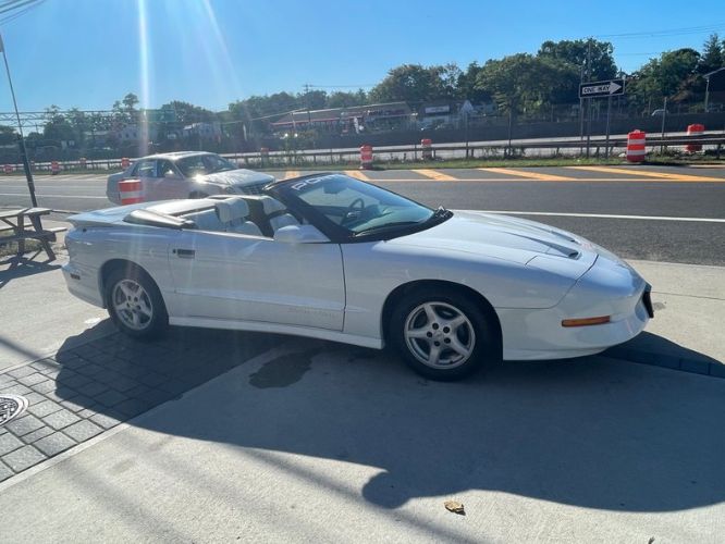 Pontiac-Firebird-1995-White-White-Leather-18