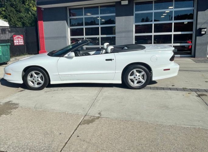 Pontiac-Firebird-1995-White-White-Leather-8