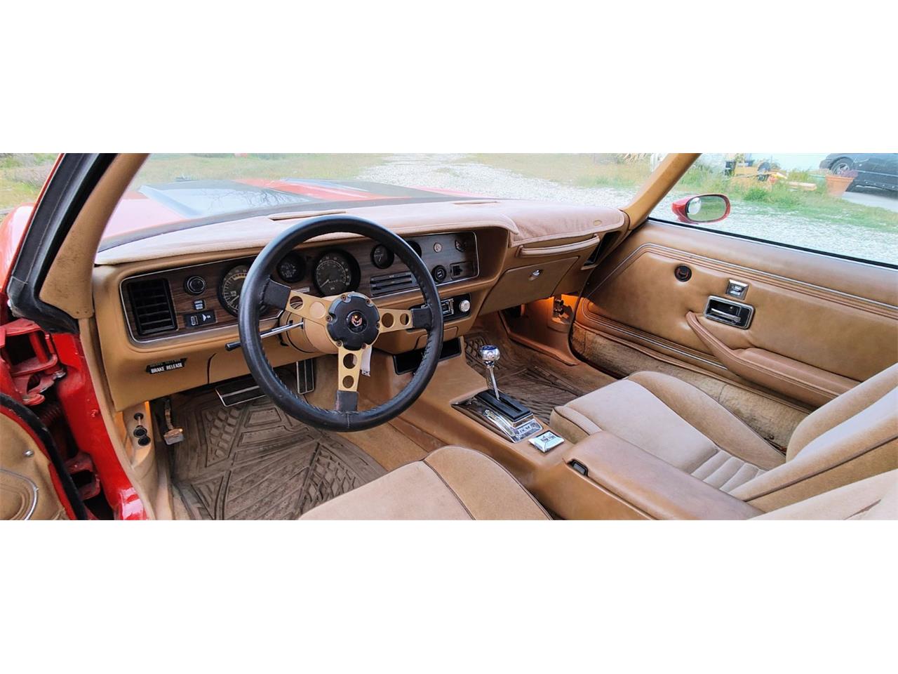 Pontiac-Firebird-formula-1978-Red-with-Black-Strip-Tan-21