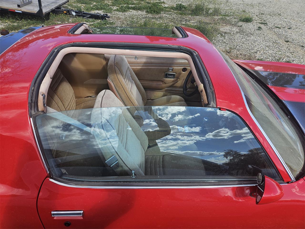Pontiac-Firebird-formula-1978-Red-with-Black-Strip-Tan-26