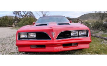 Pontiac-Firebird-formula-1978-Red-with-Black-Strip-Tan-3