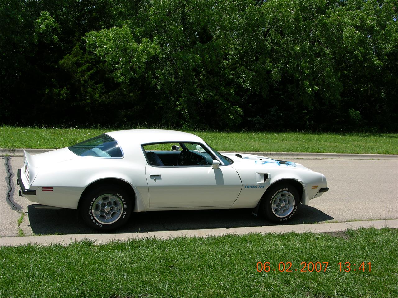 Pontiac-Firebird-trans-am-1975-White-baby-blue-6