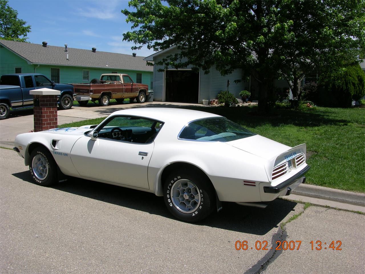 Pontiac-Firebird-trans-am-1975-White-baby-blue-9