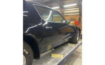 Pontiac-Firebird-trans-am-1977-Black-Bucskin-8
