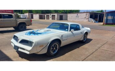 Pontiac-Firebird-trans-am-1978-White-Lt-Blue-12