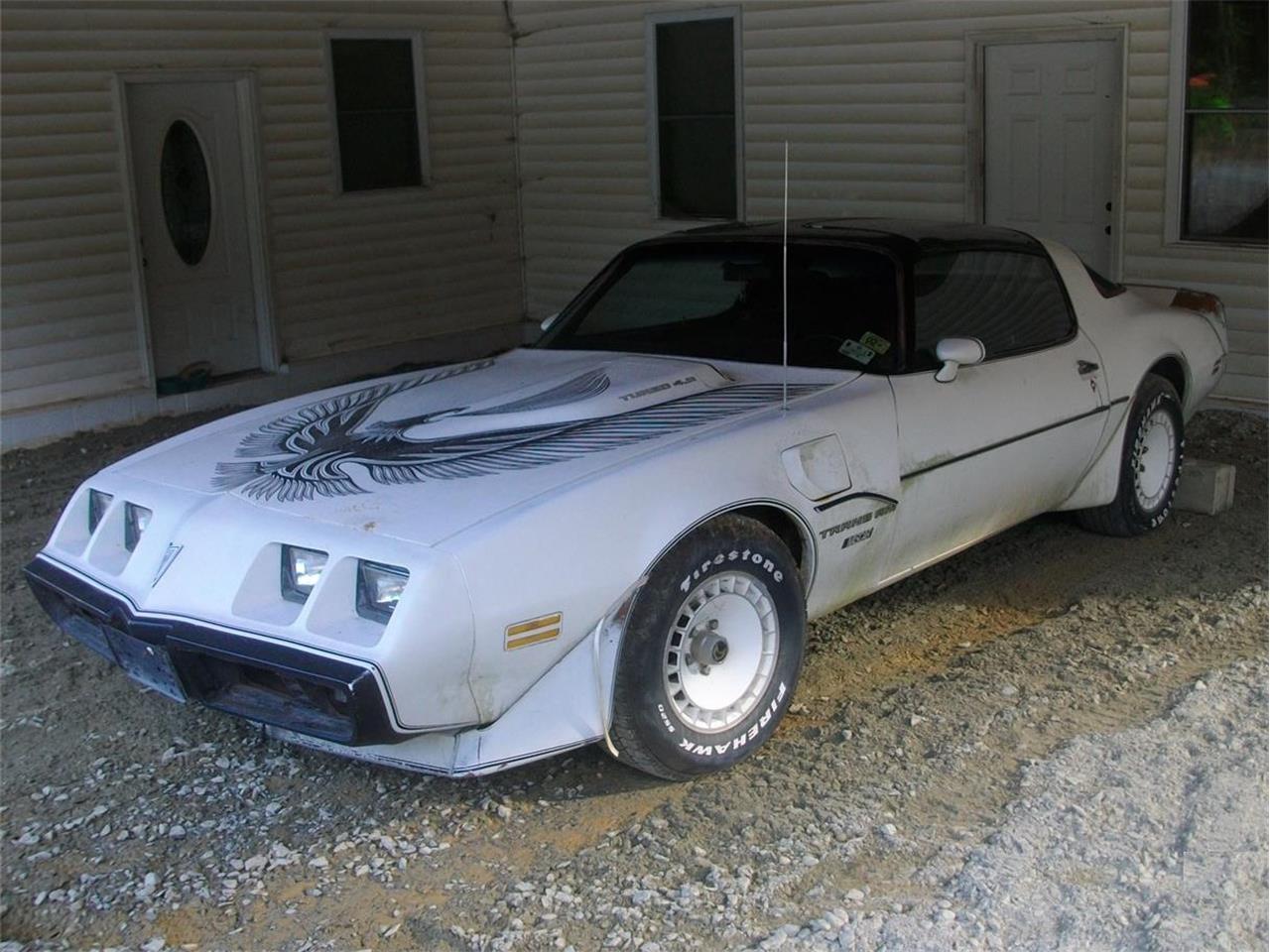 Pontiac-Firebird-trans-am-1981-White-Black-Red-2