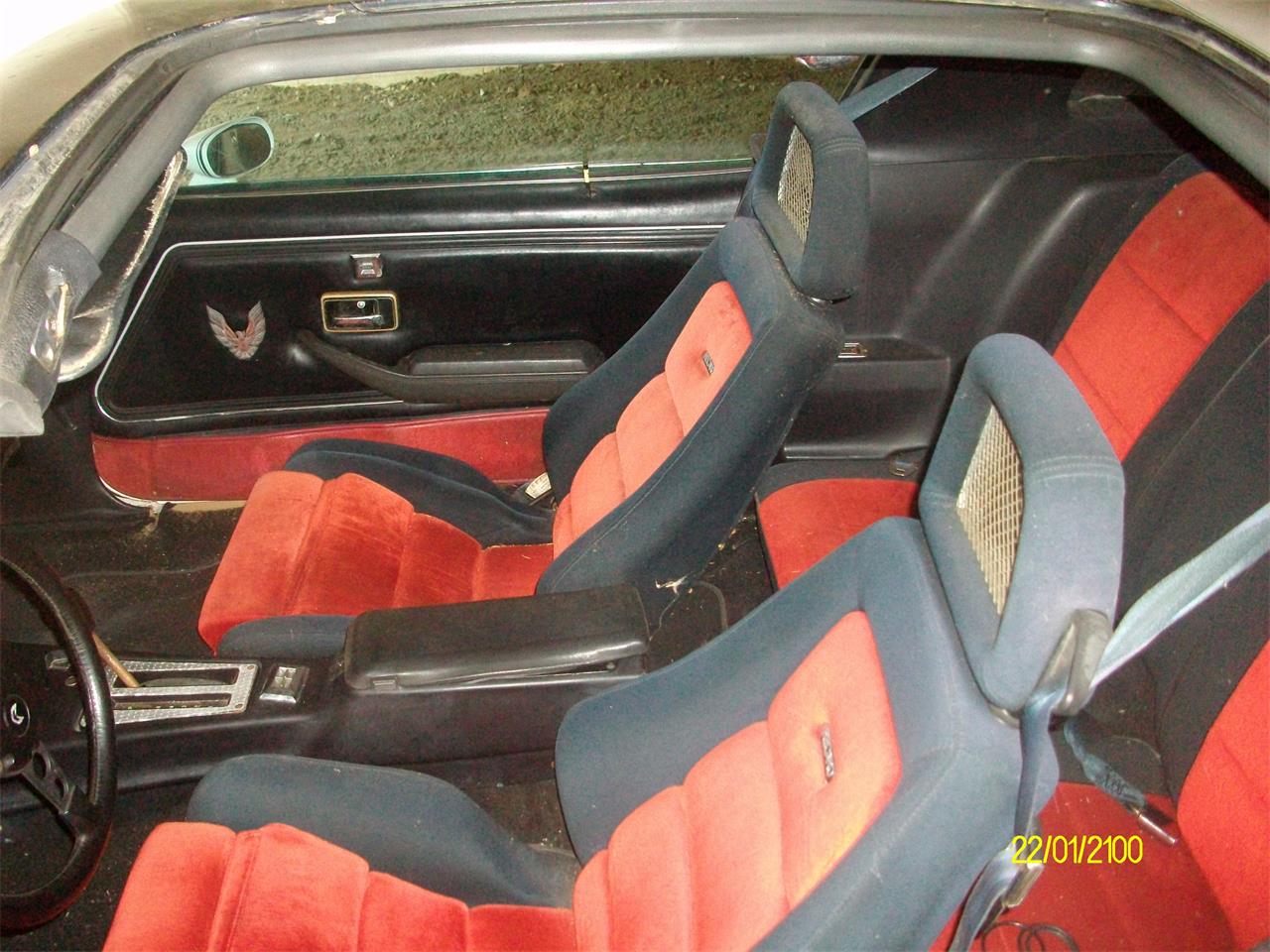 Pontiac-Firebird-trans-am-1981-White-Black-Red-8