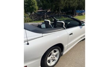 Pontiac-Firebird-trans-am-1994-Bright-white-primary-White-3