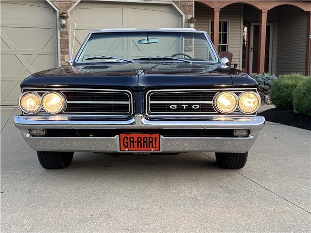 Pontiac-GTO-1964-2-Door-Convertible-1