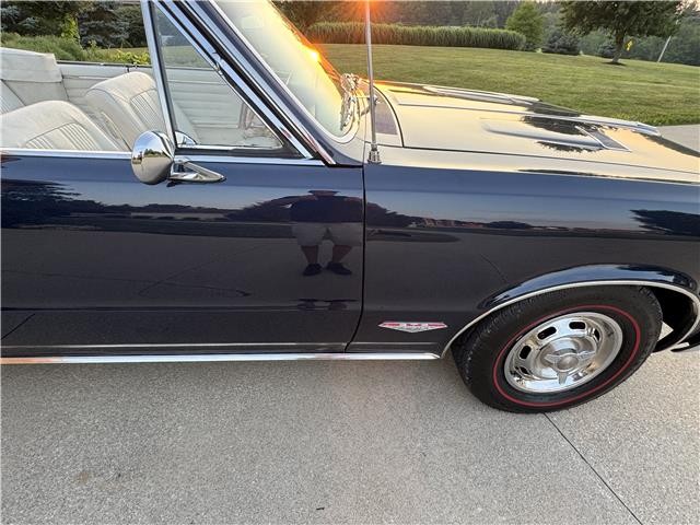 Pontiac-GTO-1964-2-Door-Convertible-22