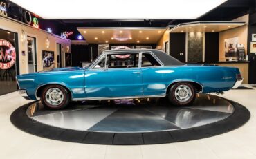 Pontiac-GTO-1965-Coupe-18