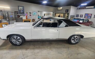 Pontiac-GTO-1967-2-dr