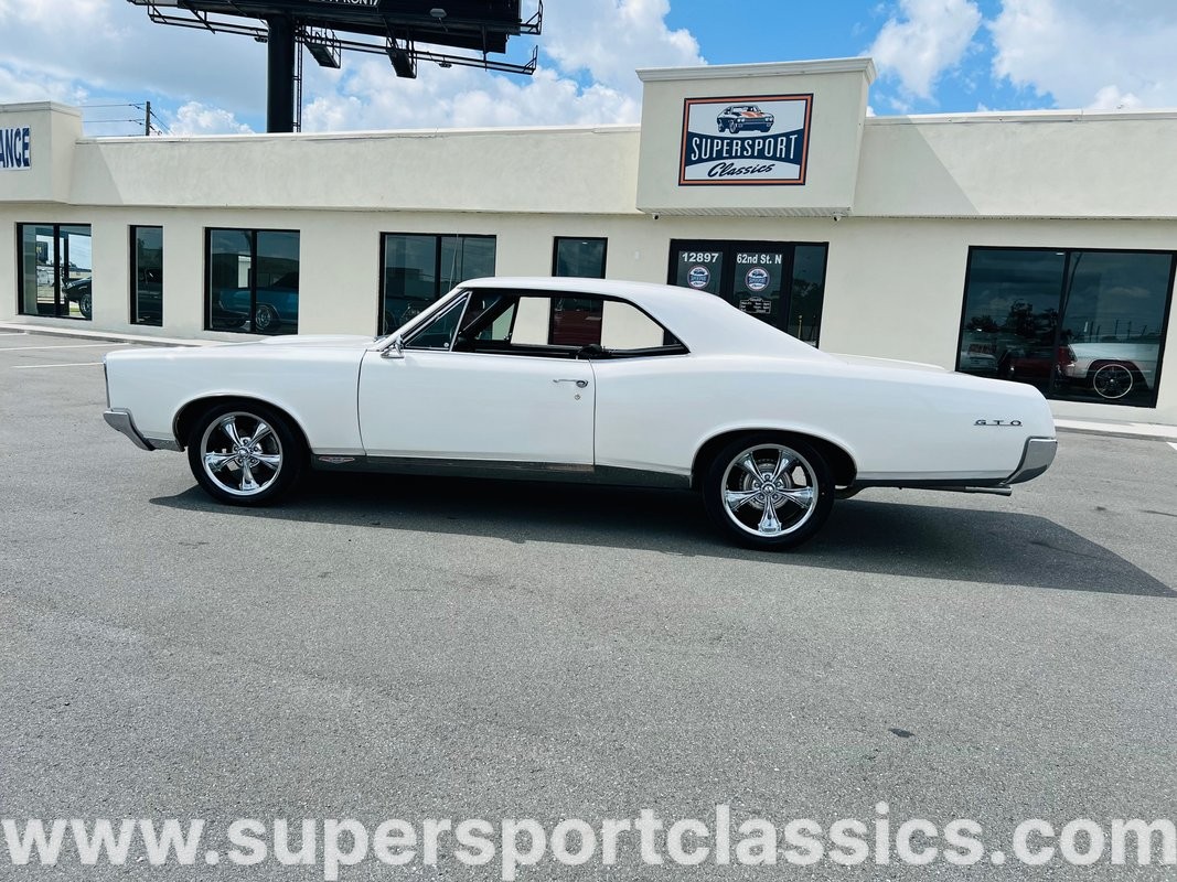 Pontiac-GTO-1967-Coupe-1