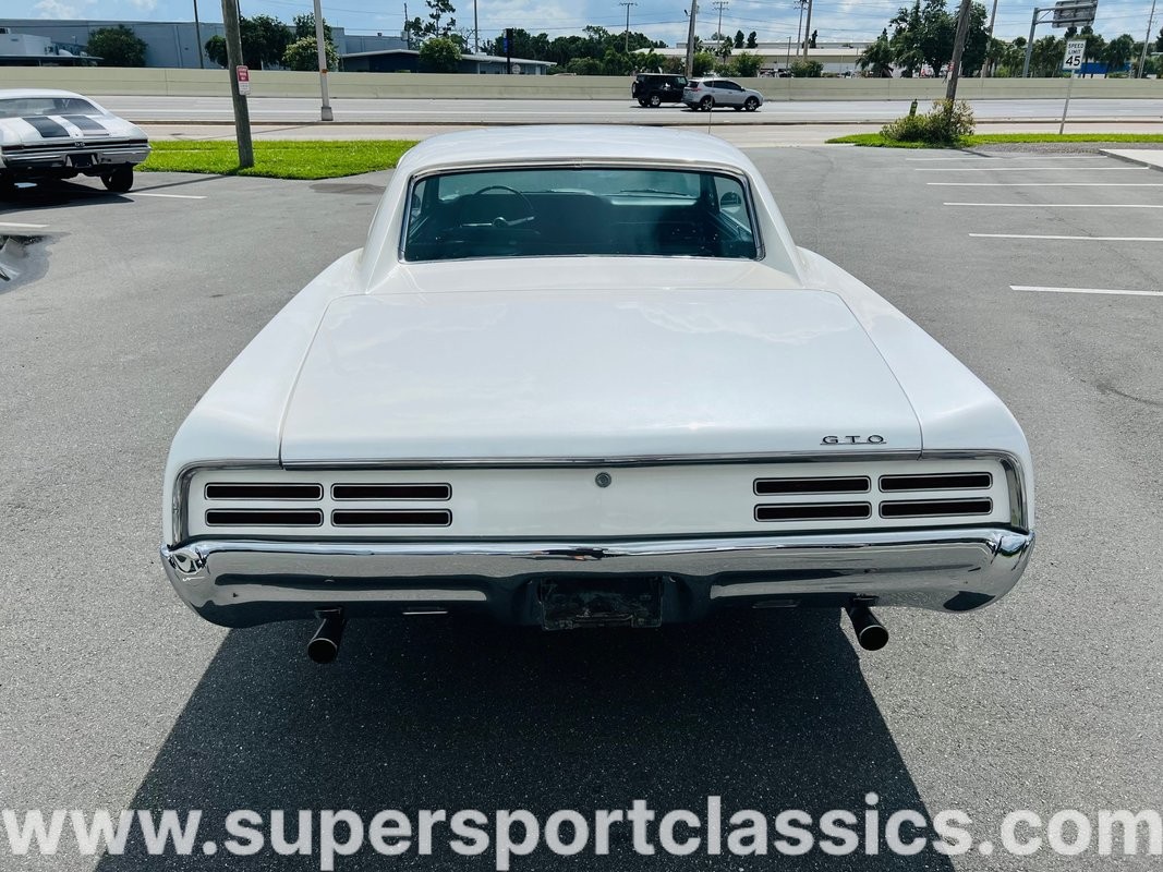 Pontiac-GTO-1967-Coupe-4