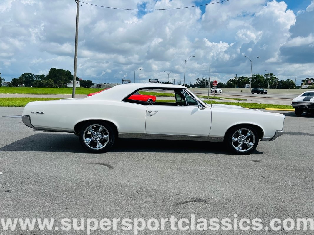 Pontiac-GTO-1967-Coupe-6