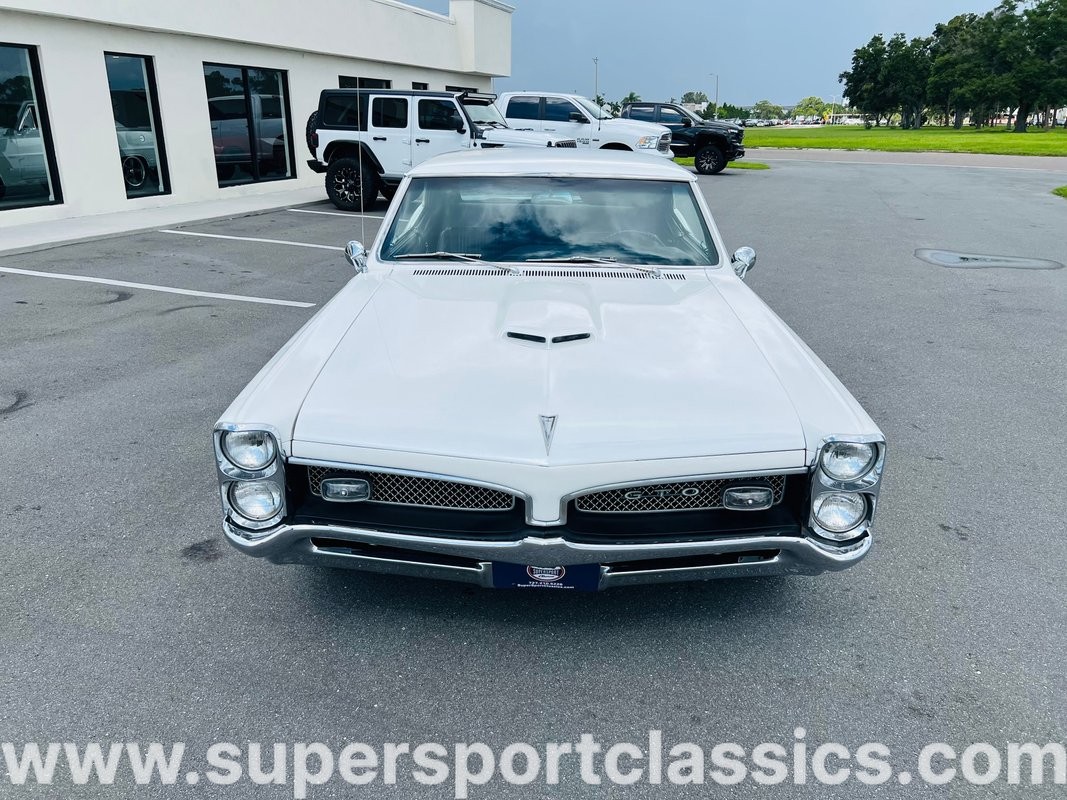 Pontiac-GTO-1967-Coupe-9
