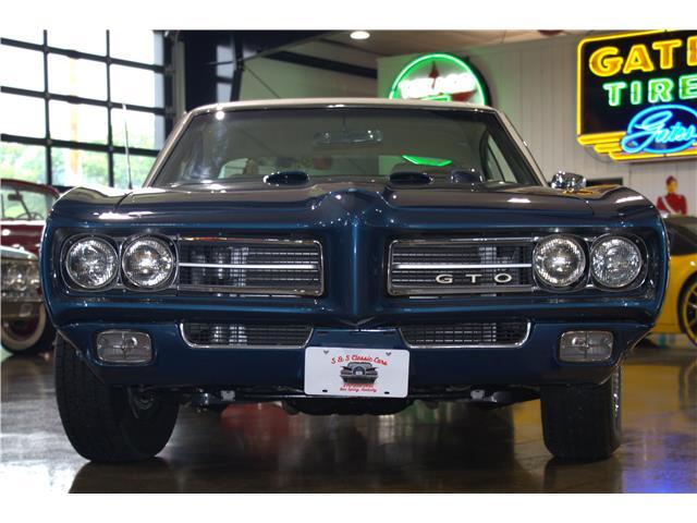 Pontiac-GTO-1969-2-Door-12