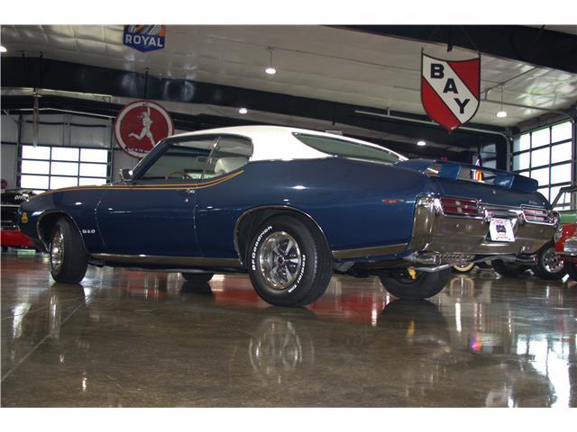 Pontiac-GTO-1969-2-Door-6