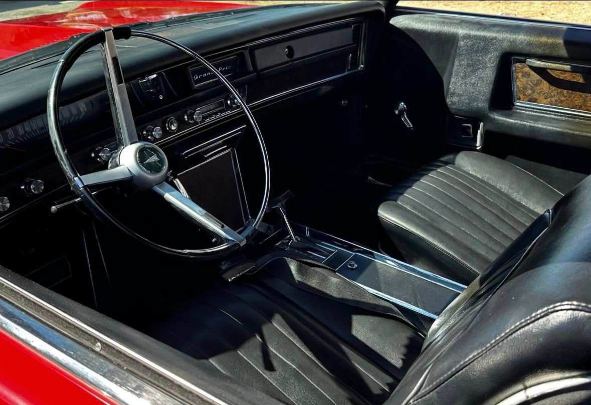 Pontiac-Grand-Prix-1968-3