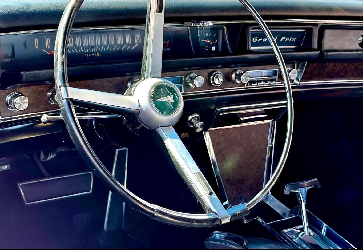 Pontiac-Grand-Prix-1968-4